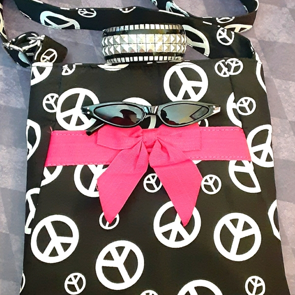 Pink & Peace 3 PIECE GIFT SET - Picture 8 of 8